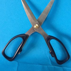 FORBICE CON MANICO IN PLASTICA