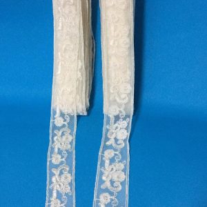 TRAMEZZO IN TULLE RICAMATO CM.5 ART.52 PN